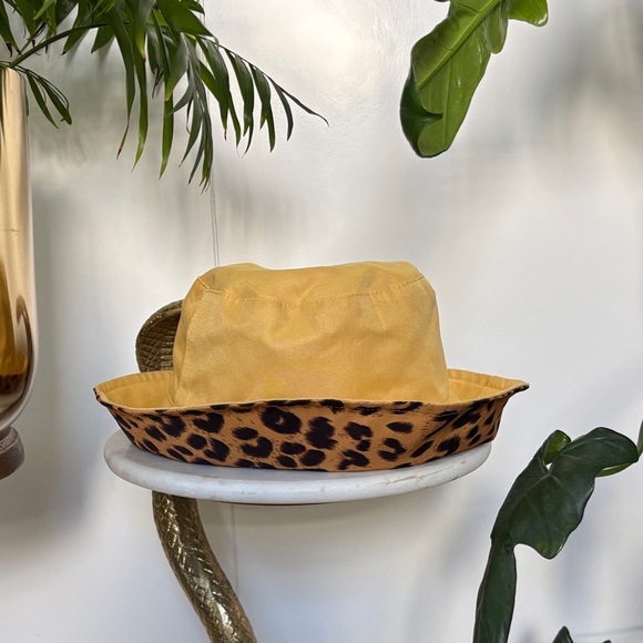 Reversible Leopard Pattern bucket Hat - Picture 4 of 4